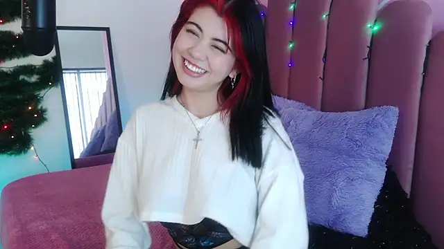 Zoe Benson online show from December 19, 2024, 3:52 pm