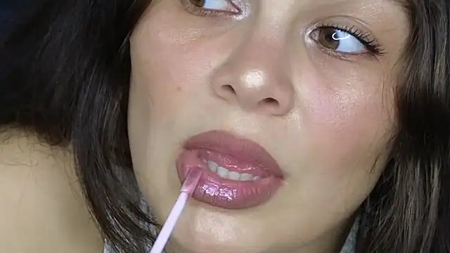 MadameDeFeu online show from November 5, 2025, 1:33 pm