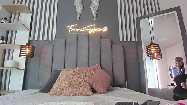 gabriela  gomez online show from February 28, 2025, 11:25 am