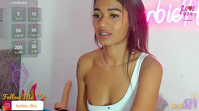 BarbieHotLaura online show from October 9, 2025, 1:47 am