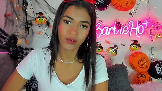 BarbieHotLaura online show from October 22, 2025, 3:45 pm