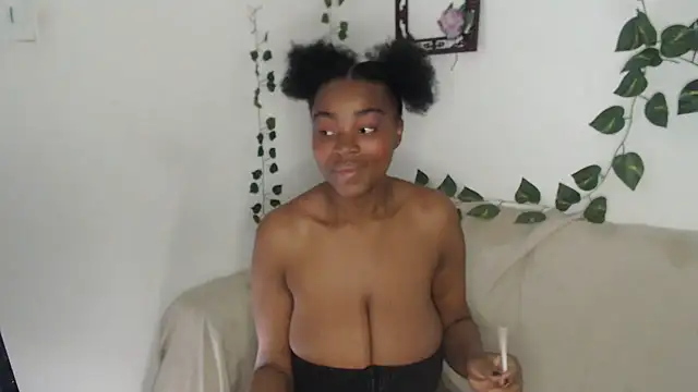 Snapshot of lyssyhorny chatting on September 25, 2025, 1:04 pm lyssyhorny online show from September 25, 2025, 1:04 pm