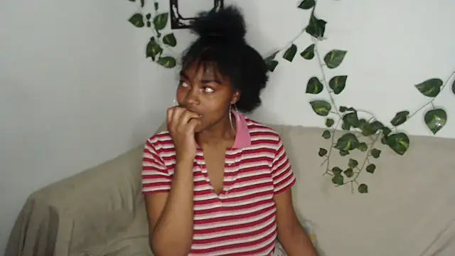 Snapshot of lyssyhorny chatting on October 3, 2025, 2:08 am lyssyhorny online show from October 3, 2025, 2:08 am