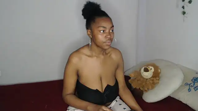 Snapshot of lyssyhorny chatting on October 22, 2025, 12:38 pm lyssyhorny online show from October 22, 2025, 12:38 pm