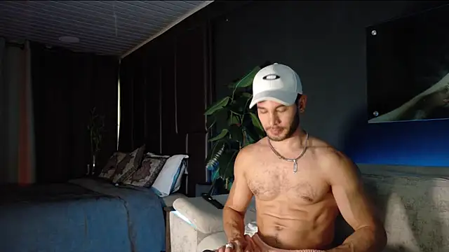 Crhis N Derek online show from October 21, 2025, 10:10 pm