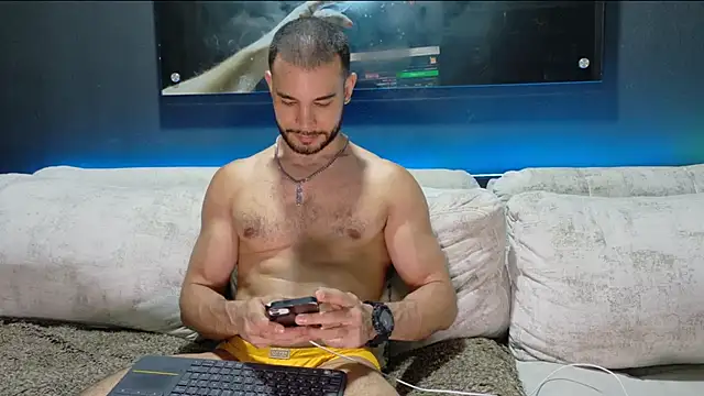 Crhis N Derek online show from October 31, 2025, 3:51 am