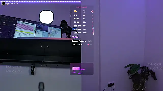 penelopesexx online show from November 1, 2025, 9:06 pm