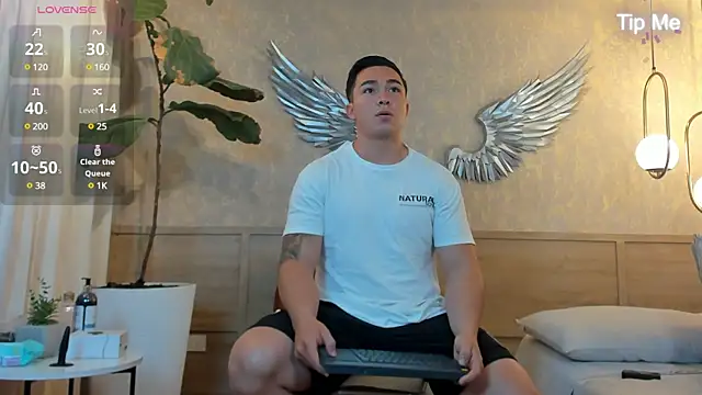 Snapshot of Ryan_Hunt chatting on December 13, 2024, 12:28 pm Ryan Hunt online show from December 13, 2024, 12:28 pm