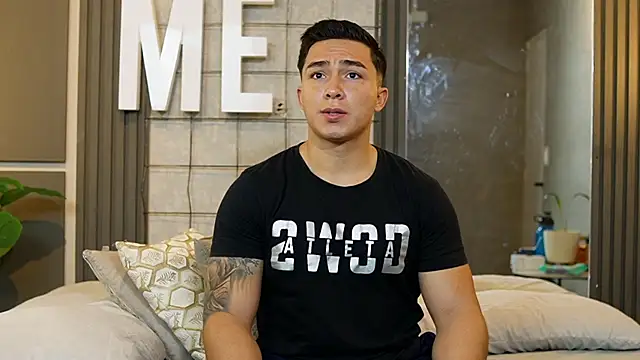 Snapshot of Ryan_Hunt chatting on December 26, 2024, 12:49 pm Ryan Hunt online show from December 26, 2024, 12:49 pm