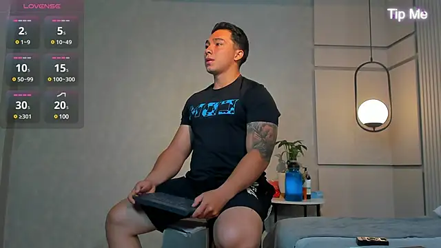 Snapshot of Ryan_Hunt chatting on January 10, 2025, 9:13 am Ryan Hunt online show from January 10, 2025, 9:13 am