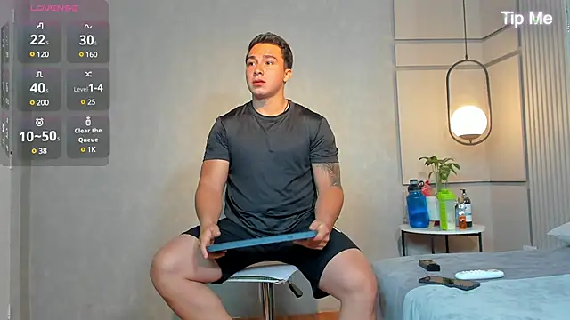 Snapshot of Ryan_Hunt chatting on January 13, 2025, 12:45 pm Ryan Hunt online show from January 13, 2025, 12:45 pm