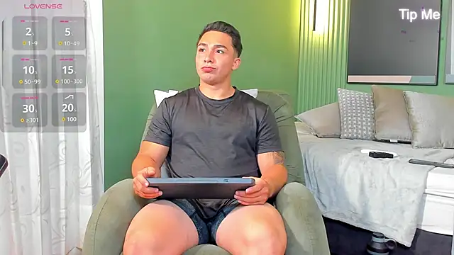 Snapshot of Ryan_Hunt chatting on January 16, 2025, 9:27 am Ryan Hunt online show from January 16, 2025, 9:27 am