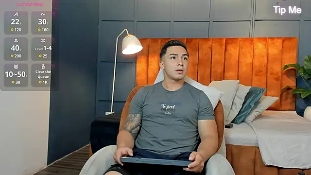 Snapshot of Ryan_Hunt chatting on January 28, 2025, 12:11 pm Ryan Hunt online show from January 28, 2025, 12:11 pm