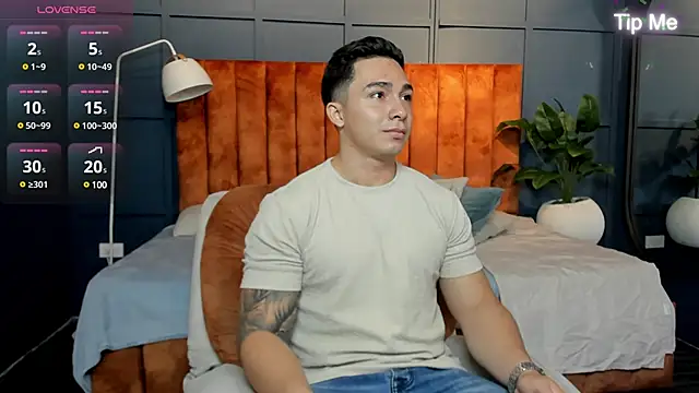 Snapshot of Ryan_Hunt chatting on February 1, 2025, 1:09 pm Ryan Hunt online show from February 1, 2025, 1:09 pm