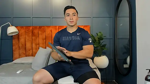 Snapshot of Ryan_Hunt chatting on February 8, 2025, 12:50 pm Ryan Hunt online show from February 8, 2025, 12:50 pm