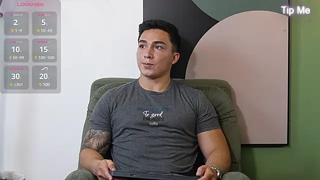 Snapshot of Ryan_Hunt chatting on February 14, 2025, 2:44 pm Ryan Hunt online show from February 14, 2025, 2:44 pm