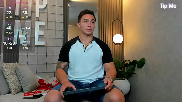 Snapshot of Ryan_Hunt chatting on February 16, 2025, 6:32 pm Ryan Hunt online show from February 16, 2025, 6:32 pm