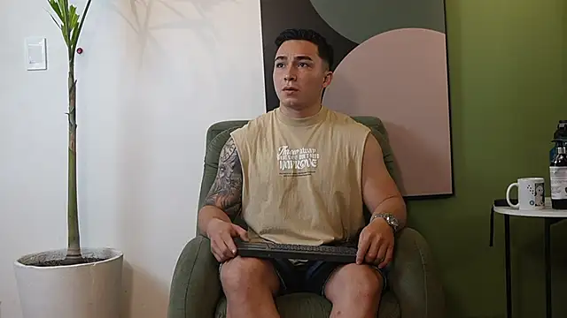 Snapshot of Ryan_Hunt chatting on February 21, 2025, 12:50 pm Ryan Hunt online show from February 21, 2025, 12:50 pm