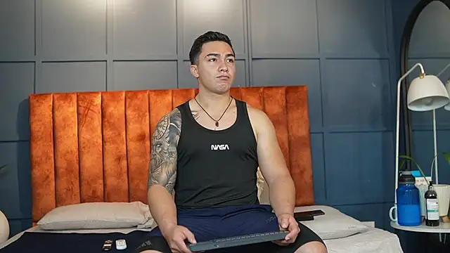 Snapshot of Ryan_Hunt chatting on February 24, 2025, 12:16 pm Ryan Hunt online show from February 24, 2025, 12:16 pm