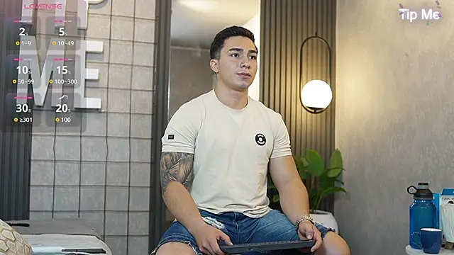 Snapshot of Ryan_Hunt chatting on February 27, 2025, 12:23 pm Ryan Hunt online show from February 27, 2025, 12:23 pm