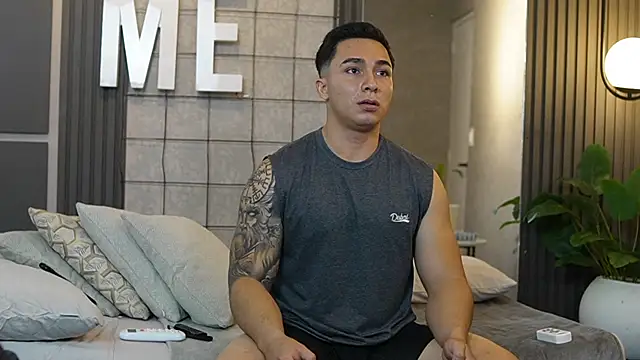 Snapshot of Ryan_Hunt chatting on March 4, 2025, 2:53 pm Ryan Hunt online show from March 4, 2025, 2:53 pm