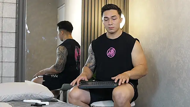 Snapshot of Ryan_Hunt chatting on March 9, 2025, 12:42 pm Ryan Hunt online show from March 9, 2025, 12:42 pm