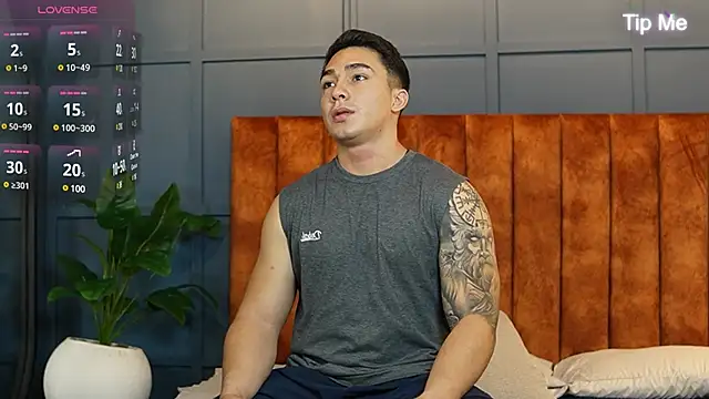 Snapshot of Ryan_Hunt chatting on March 11, 2025, 11:44 am Ryan Hunt online show from March 11, 2025, 11:44 am