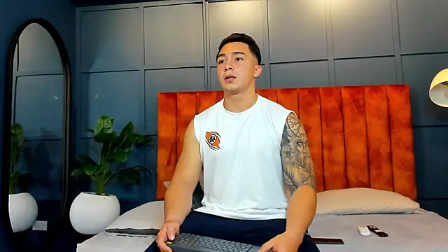 Snapshot of Ryan_Hunt chatting on March 14, 2025, 12:51 pm Ryan Hunt online show from March 14, 2025, 12:51 pm