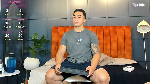 Snapshot of Ryan_Hunt chatting on March 18, 2025, 10:46 am Ryan Hunt online show from March 18, 2025, 10:46 am