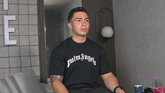 Snapshot of Ryan_Hunt chatting on September 18, 2025, 1:46 pm Ryan Hunt online show from September 18, 2025, 1:46 pm