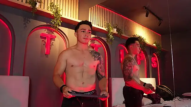 Snapshot of Ryan_Hunt chatting on September 29, 2025, 1:05 pm Ryan Hunt online show from September 29, 2025, 1:05 pm