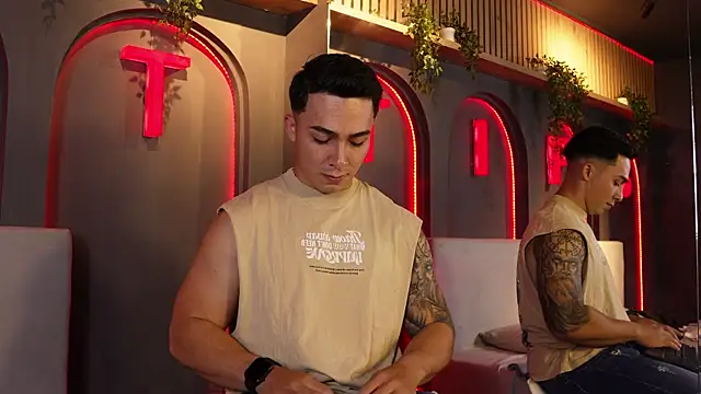 Snapshot of Ryan_Hunt chatting on October 4, 2025, 12:14 pm Ryan Hunt online show from October 4, 2025, 12:14 pm