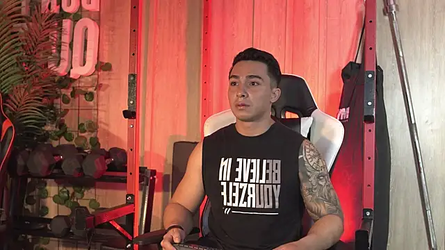 Snapshot of Ryan_Hunt chatting on October 8, 2025, 12:25 pm Ryan Hunt online show from October 8, 2025, 12:25 pm