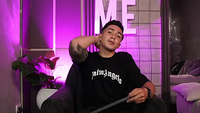 Snapshot of Ryan_Hunt chatting on October 13, 2025, 7:47 pm Ryan Hunt online show from October 13, 2025, 7:47 pm