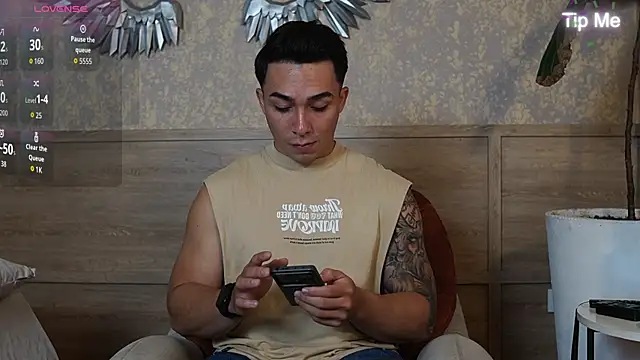 Snapshot of Ryan_Hunt chatting on October 15, 2025, 12:16 pm Ryan Hunt online show from October 15, 2025, 12:16 pm