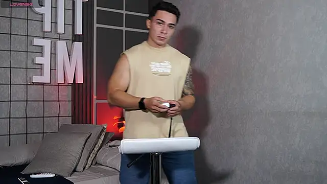 Snapshot of Ryan_Hunt chatting on October 26, 2025, 2:50 am Ryan Hunt online show from October 26, 2025, 2:50 am