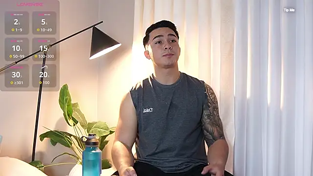 Snapshot of Ryan_Hunt chatting on October 29, 2025, 12:07 pm Ryan Hunt online show from October 29, 2025, 12:07 pm