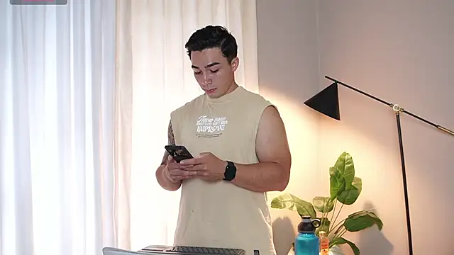 Snapshot of Ryan_Hunt chatting on November 9, 2025, 6:28 pm Ryan Hunt online show from November 9, 2025, 6:28 pm