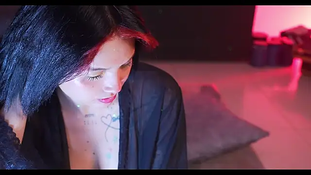 Snapshot of LorenRosse chatting on January 4, 2025, 2:35 am LorenRosse online show from January 4, 2025, 2:35 am