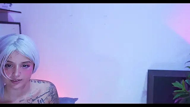 Snapshot of LorenRosse chatting on January 22, 2025, 2:15 am LorenRosse online show from January 22, 2025, 2:15 am