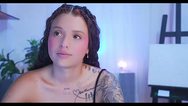 Snapshot of LorenRosse chatting on February 8, 2025, 11:55 pm LorenRosse online show from February 8, 2025, 11:55 pm