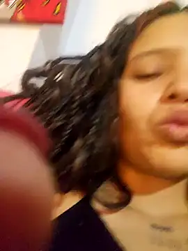 Snapshot of LorenRosse chatting on February 13, 2025, 11:37 pm LorenRosse online show from February 13, 2025, 11:37 pm