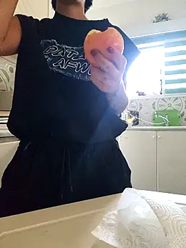 Snapshot of LorenRosse chatting on September 29, 2025, 4:17 am LorenRosse online show from September 29, 2025, 4:17 am