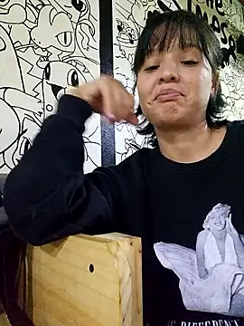 Snapshot of LorenRosse chatting on October 22, 2025, 11:04 pm LorenRosse online show from October 22, 2025, 11:04 pm