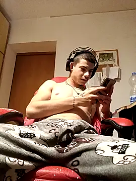 BigDickEnrg7195 online show from December 1, 2024, 9:48 pm