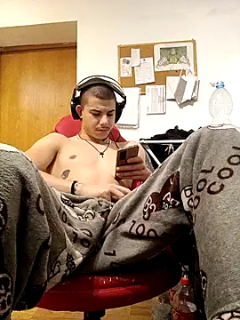 BigDickEnrg7195 online show from February 1, 2025, 6:32 am