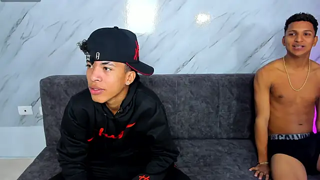 Snapshot of Royal-Destruction chatting on March 7, 2025, 4:11 pm Royal-Destruction online show from March 7, 2025, 4:11 pm