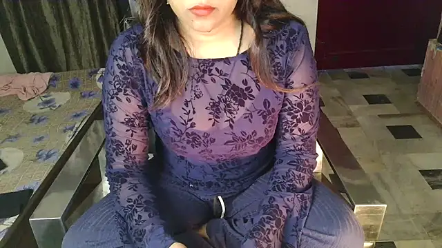 aarushi sharmaa online show from December 16, 2025, 5:23 am