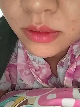 girldam95 online show from December 15, 2025, 4:39 am