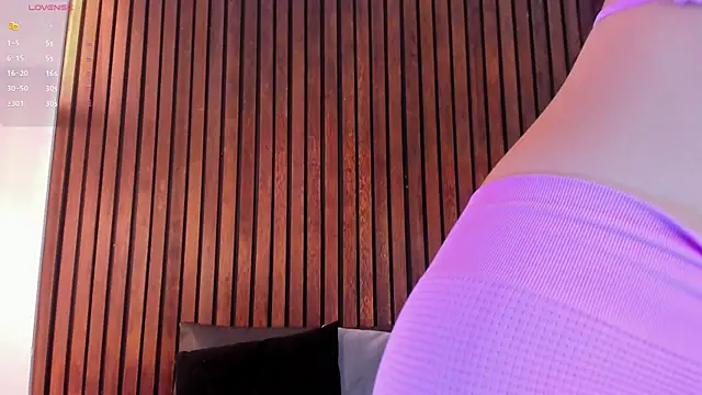 Jennmiiller  online show from March 15, 2025, 11:51 am